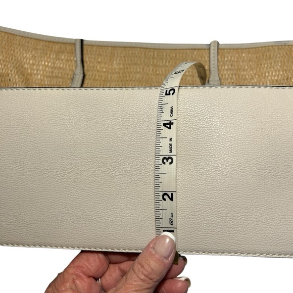 IZZY & ALI Tote Bag Woven Straw and Beige - Picture 13 of 13